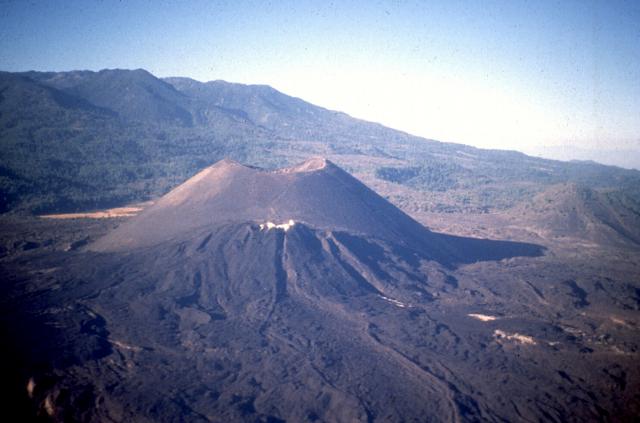 Fotografía del volcán Paricutín